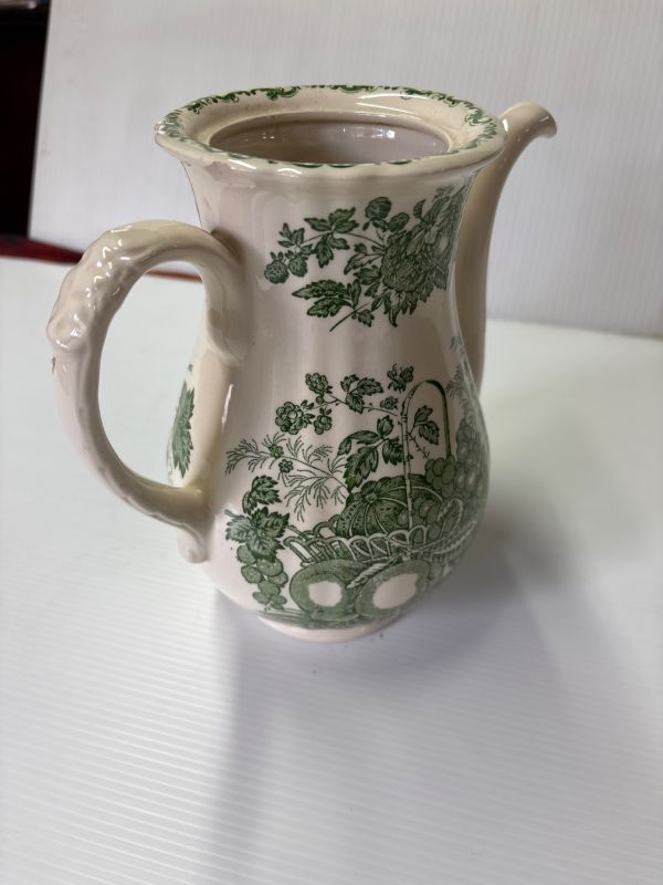 Beautiful condition Masons jug made in England
